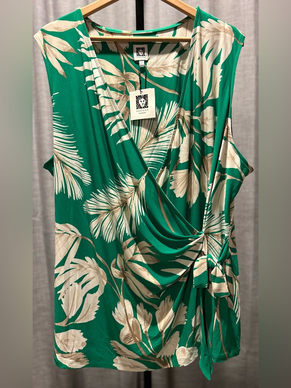 Anne Klein Emerald Green and Cream Tropical Wrap Tank
